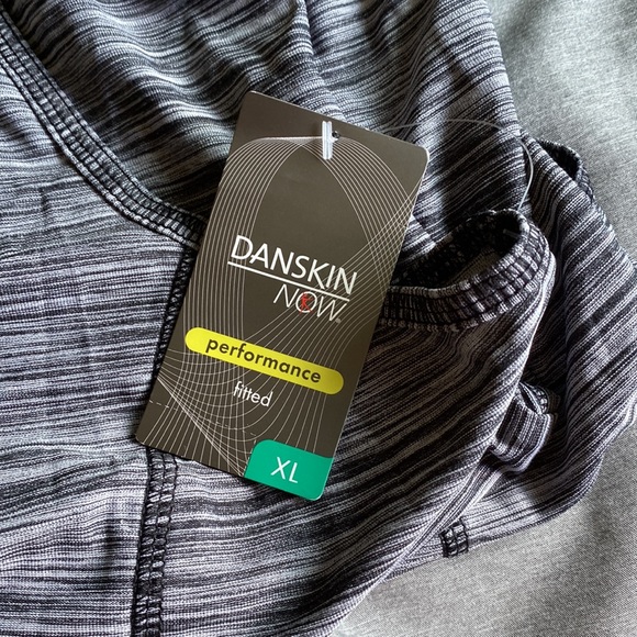 Danskin gray work out tank sz XL - Picture 3 of 3